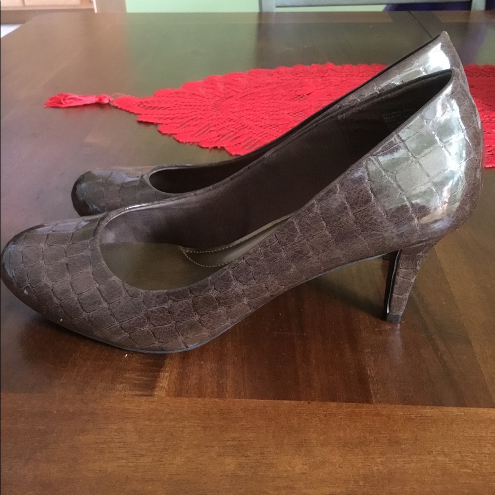 NWOT Comfort Plus brown heel shoes Size 11 - Picture 3 of 5